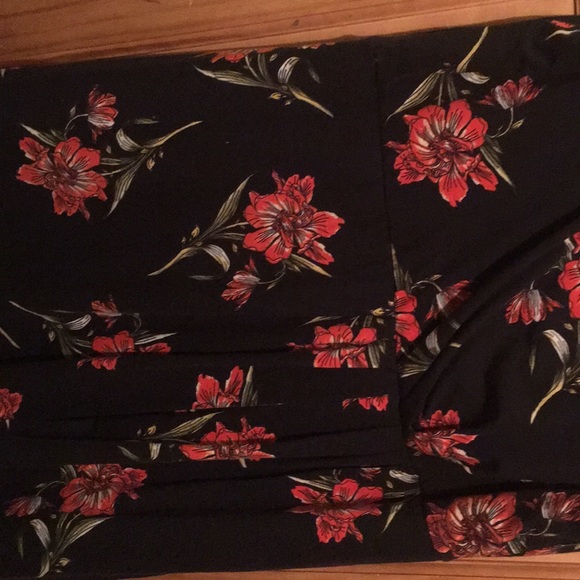 🌹🌹NEW Gorgeous Pretty floral black dress - Picture 3 of 6
